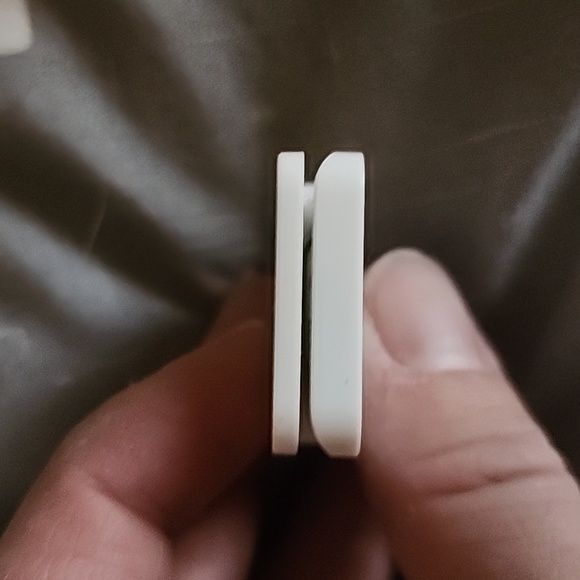 Square Reader for Magnetic Stripe Cards - Picture 3 of 4